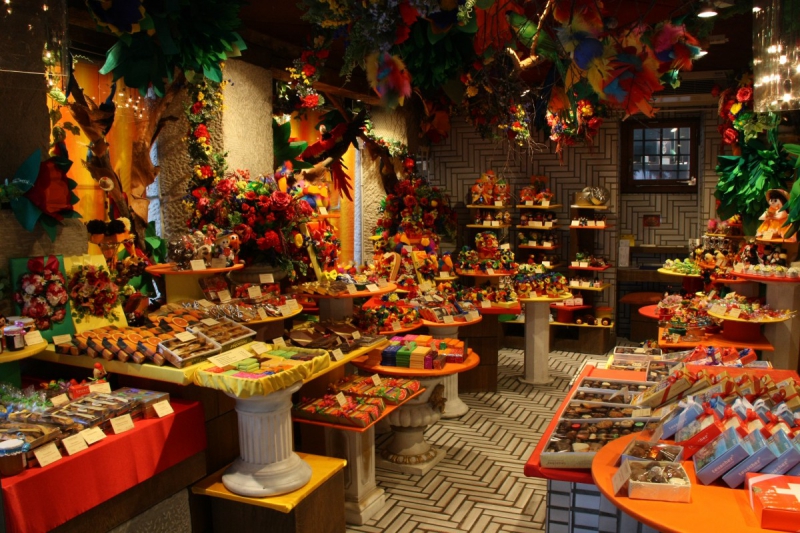 vente-GONFARON-min_candy_store_chocolate_shop_chocolate_switzerland-393515